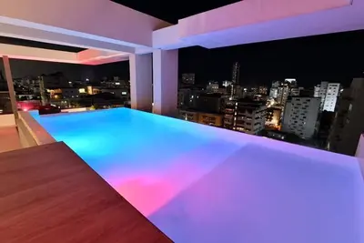 Image de ❤ Lovely King Bed/Rooftop/Parking in Bella Vista