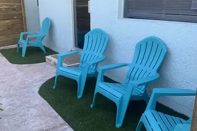 Image de Cozy new Bungalow 500 Feet from the Beach in Downtown Cocoa Beach