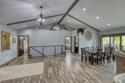 Image de Spacious Deer Mountain Cabin | Close to Atv & Snowmobile Trails | Game Room w/ Arcade