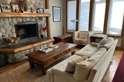 Image de SunVail Condos 32a - Gorgeous Condo Heated pool, hot tubs, Steps to Lionshead