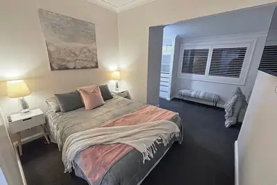 Image de 3 Bedroom Walk to the Beach, Rainforest - listen to Birds and the Waves