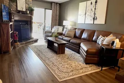 Image de So Peaceful! Cozy, Comfy and 4 beds @ Boo Bear