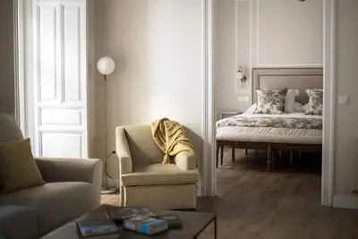 Image de Appartement-Supérieure-1 Habitacion-Vue sur Rue-Salle de bain privée séparée