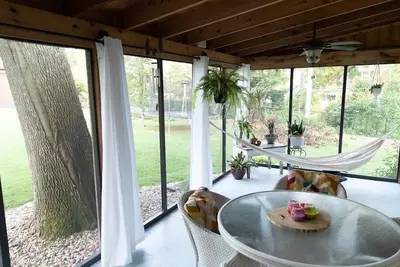 Image de Lux Holiday Retreat w/ Fireplace/Outdoor Dining