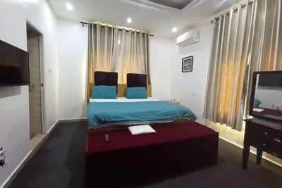 Image de Private room in a 2bedroom apartment in a security gated estate