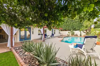 Amazing Home at The Lakes in Tempe/Asu: Heated Pool + Spa + Pickleball + Gym!