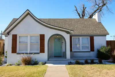 Image de ✔ Spacious & Modern + Pool Table + Great Location