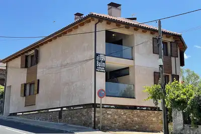 Image de El Edificio Contiene 5 Magníficos Apartamentos y una Sala Común,