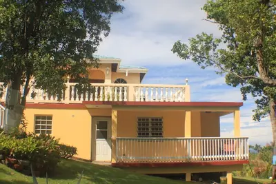 Image de Luxury House on Very large plot. Fenced, gated and beautifully landscaped.