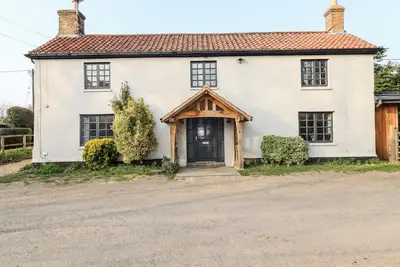 The Old Red Lion, pet friendly in Wentworth, Ely, Cambridgeshire