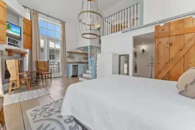 Image de Small Family Getaway | Rosemary Pools Access | Walk to Restaurants, Shops, Beach | My Beach Getaways