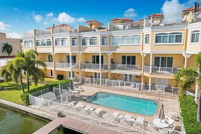 Image de Waterfront Coastal Bliss at Paradise Cove w/ Heated Pool! Walk to the Beach | Beach Gear Included!