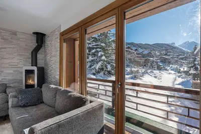 Image de Chalet Mitoyen Ă Courchevel Moriond, 4 Chambres, 8 Personnes, Ski aux Pieds, Parking, Services Inclus