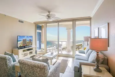 Image de P3-1102 - 2b Gulf Front Heated Indoor Pool!