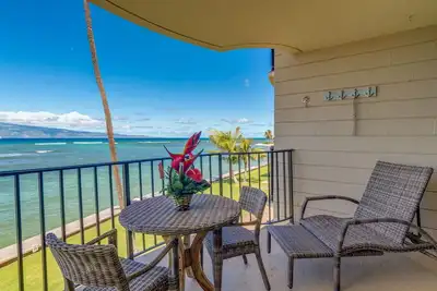 Image de Brand New Oceanfront Condo - Kahana Reef 310