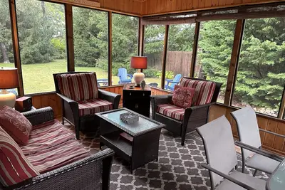 Image de Charming SoCo Cottage by the Sea
