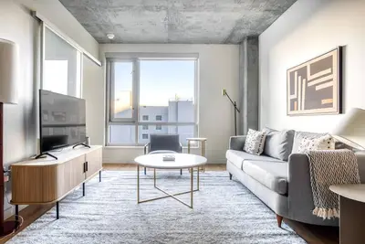 Image de Sleek Lower Nob Hill 1br w/ Gym, Lounge & W/D, Cvs on site, by Blueground