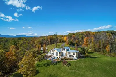 Image de River House by AvantStay | Historic & Secluded Estate on the Hudson River w\/Pool
