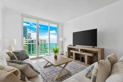 Image de Fantastic Ocean View Pent House on the Beach 1b/1b