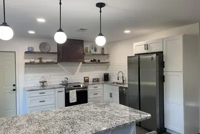 Image de Remodeled Midcentury Home