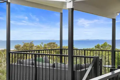 Image de “Yarabin” is a completely renovated, spacious family home