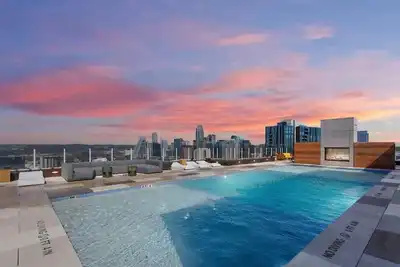Image de Austin McConaughey| Rooftop Pool|by Barclé