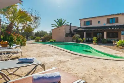 Belle maison de vacances privée avec piscine privée, climatisation, Wifi, Tv, patio, parking