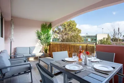 Image de Joli appartement pour 2 personnes avec climatisation, Wifi, Tv, terrasse et parking