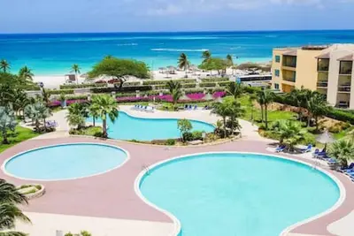 Image de Luxury Eagle Beach Condo at Oceania 361 by Bocobay