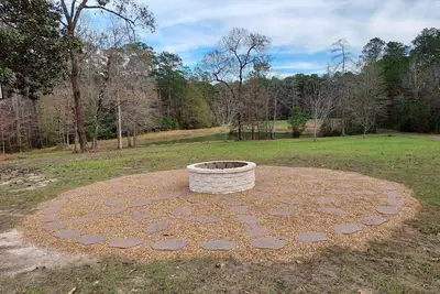 Image de Great get a way--8 acres and pond, firepit peace and quiet