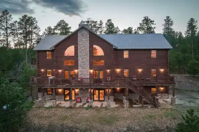 Image de Largest Black Hills Lodge - Sleeps 30 - 13 Bedroom