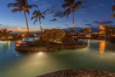 Image de 🏖️Peaceful Hawaiian Condo w Upscale Amenities | Near Dolphin Quest | Pool!