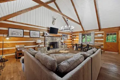 Image de Waterfront Log Home Hot Tub Flat yard w/ Volleyball Fire Pit & Tubes for Floating