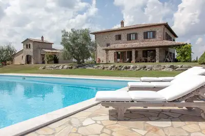 Image de Large pool, scenic views, villa + guest house. Gym, Billiard room, pizza oven