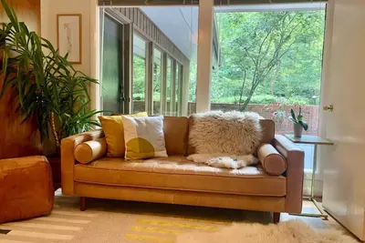 Image de Mid-Century Designer w/ King Beds & Sonos Stereo