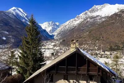 Image de Chalet spacieux avec vue panoramique sur les sommets du Parc des Écrins