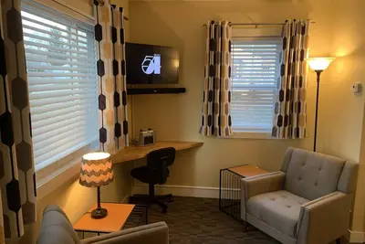 Image de Cottage11: 2 Bedroom, Laundry, Rv Parking. Downtown & Msu. \nPark at your Door.