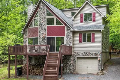 Image de Mountain View Chalet | Hot tub, fire pit, hiking