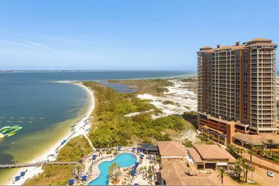 Image de P4-1703 *2b Condo! Beach is Calling! Sea Ya Soon!