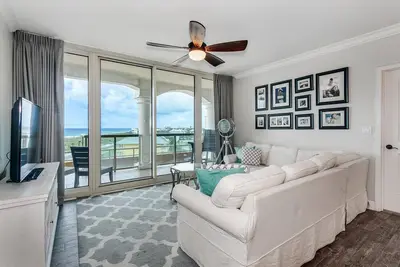 Image de P5-0502 Gorgeous 2b Gulf Front Tower 5 w/ Private Terrace!