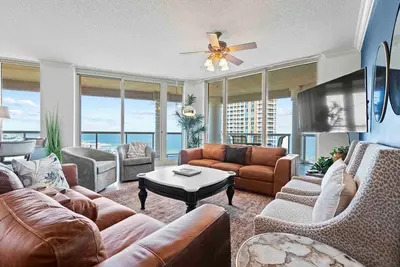 Image de P1-1104 - Great 3b at Portofino - Close to Beach!