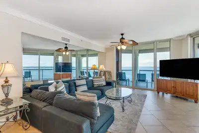 Image de 20th Floor 3b @ Portofino! Amazing Panoramic Views!