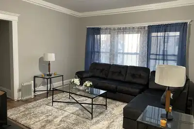 Image de Amazing 4 bedroom apartment with parking