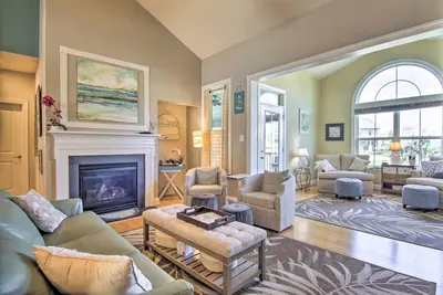 Image de Resort Amenities & Screened Porch: Ocean View Home