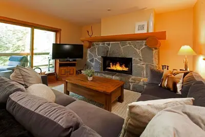 Image de Alpine 3brm. Family Friendly, Sleeps 6, Hot Tub, Pool, Patio+ Bbq & Free Parking!