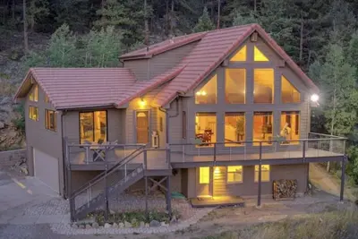 Image de Mountain Retreat with Hot Tub Near State Park
