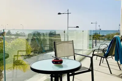 Image de Large one bedroom apartment with sea views. Large terrace.