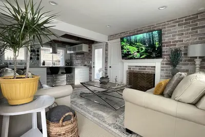 Image de Ski Haus Wonderland (3 Min From Park N Ride Bus That Takes U 2 Alta & Snowbird! )