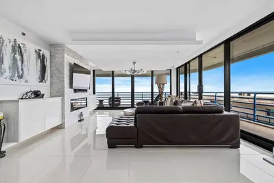 Image de Oceanfront & View | Wrap Around Balcony | Luxury Corner Unit | Ebb Tide 401