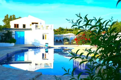 Image de 7 Bedrooms Sleeps 16